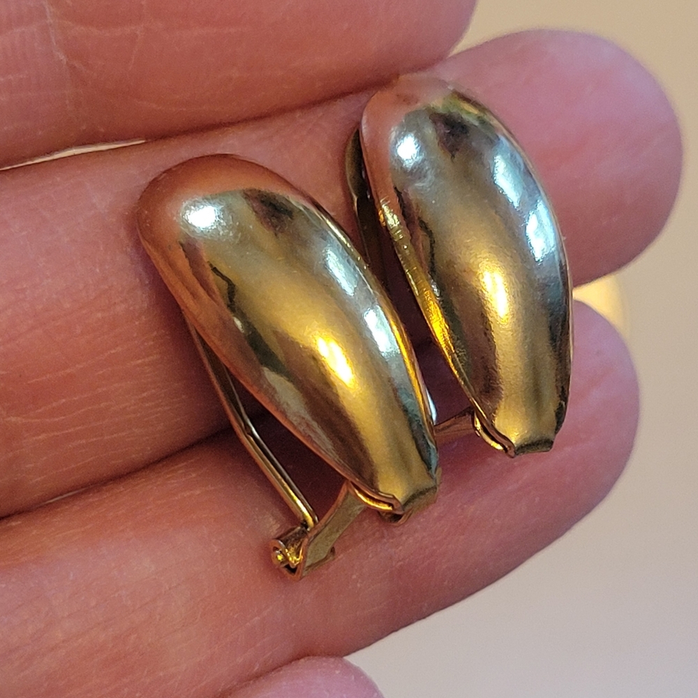 Vintage Monet Silver-tone & Unsigned Gold-tone Clip-On Earrings ~ 1970s? - Picture 4 of 16